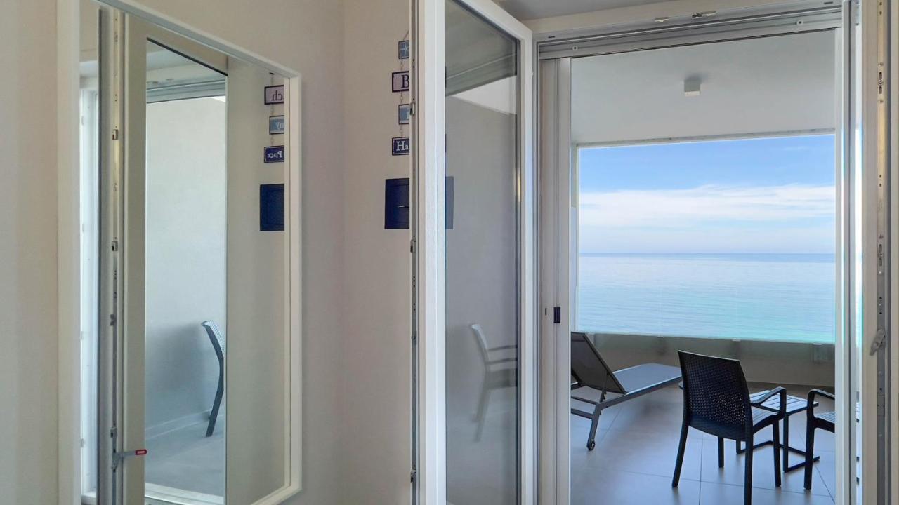 Wepuglia - Dimora Adriatica Apartment Monopoli Bagian luar foto